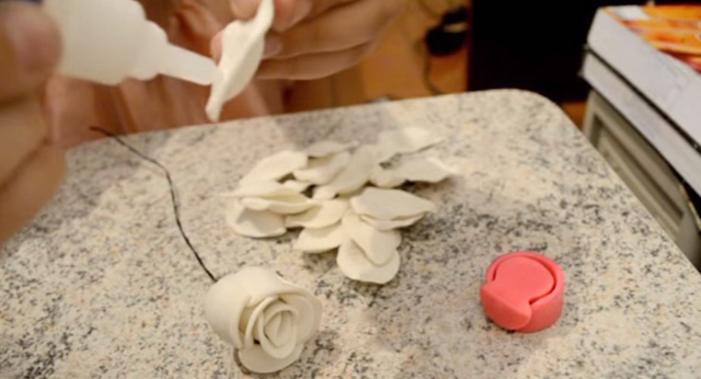 Como fazer flor de eva com forma - montagem da flor em EVa